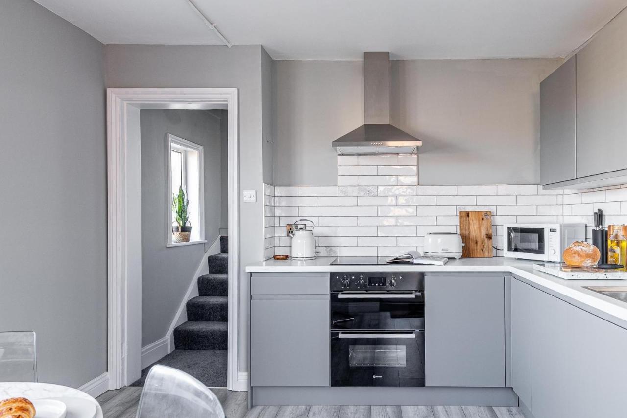 Crescent View Apartment سكرابورو المظهر الخارجي الصورة